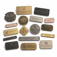 Plaque métallique personnalisée en émail époxy pour vêtements, chaussures, sacs à main, parfums – Étiquette métallique sur mesure en petite série – Fournisseur d'usine de qualité supérieure