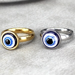 Vente flash Bague en acier inoxydable plaquée or avec œil de démon en émail Bijoux Bague œil maléfique bleu pour femmes - Product Image 1