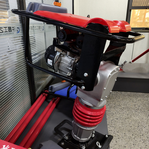 Máy đầm đường sắt cầm tay chạy xăng năm <span class=keywords><strong>2025</strong></span>, bộ phận động cơ chính, máy đầm lăn cho xây dựng đường bộ - Product Image 3