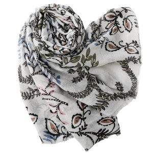 Écharpe imprimée motif vigne forestière avec feuille d'or et fleurs de cerisier, grande écharpe de protection solaire pour le tourisme - Product Image 5