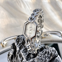 Montre pour femme avec boîtier carré en or, décorée de strass, cadran serti de diamants, style hip-hop, montre-bracelet à quartz PRO27
