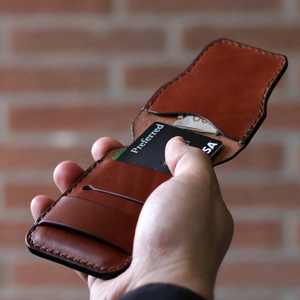 محفظة رجالية محمولة مخصصة من الجلد الحقيقي فاخرة لحمل العملات والبطاقات - Product Image 1