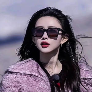 Lunettes de soleil unisexes, monture noire, lentille en polycarbonate, protection UV400, type 3, style tendance pour une utilisation en extérieur - Product Image 5