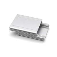 Boîtier en aluminium à corps divisé pour applications électriques, boîte de jonction personnalisée en aluminium extrudé anodisé argenté pour circuits imprimés électroniques