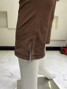 Pantalon Capri personnalisé pour dames 3/4 Pantalon évasé à fente élastique haute ouverture Legging de yoga - Product Image 3