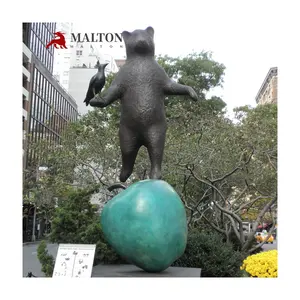 Urso em bronze de metal artesanal, decoração ao ar livre estátua de urso em verde apple