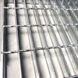 Plateforme en treillis galvanisé de type I, vente directe d'usine, grille en acier ASTM A1011 avec drain en carbone - Product Image 2