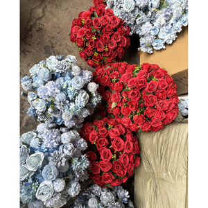 Boule de fleurs artificielles personnalisée faite à la main, rose rouge en soie, 60 cm, grande composition pour centre de table de mariage ou d'événement - Product Image 5