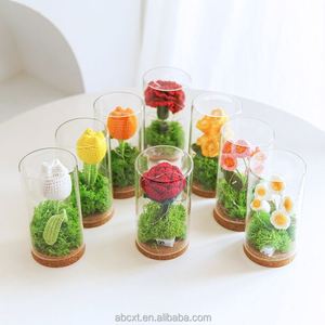 Décoration de la Saint-Valentin, fleur de tournesol en crochet tricoté, rose dans un pot en verre avec lumière LED - Product Image 1