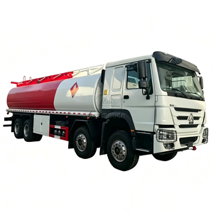 Camión Cisterna de Combustible Sinotruk de 25000L-35000L, Camión Cisterna para Aeropuertos, Camión Cisterna para Reabastecimiento de Combustible en Obras de Construcción - Product Image 1