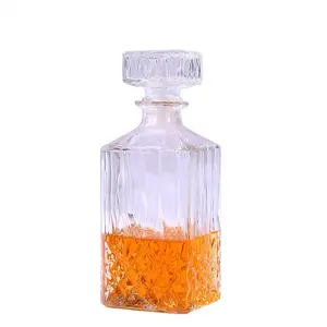 520 ml 750 ml 900 ml leere durchsichtige glas-Weinflasche für Wodka Whiskey Brandy mit Verschluss auf Lager