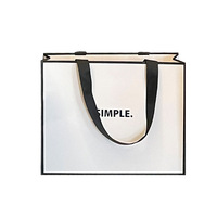 Sacs fourre-tout haut de gamme pour magasins de vêtements, sacs en papier kraft pour le shopping, emballages pour vêtements féminins, cadeaux, salons de beauté, avec bandoulière offerte