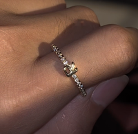 Bague à initiale en acier inoxydable plaqué or 18 carats, étanche, inaltérable, avec zircon 5A, tendance et très vendue