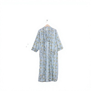 Bata de Baño Tipo Kimono 100% Algodón con Estampado Floral Elegante, Cuello en V, Cintura Elástica y Mangas Largas para Regalo de Navidad - Product Image 1