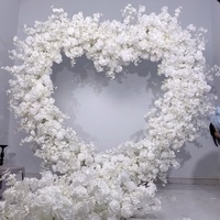 Arche florale en forme de cœur avec roses rouges pour proposition de mariage, cérémonie de fiançailles, réception, photomaton, fête, décoration d'événements
