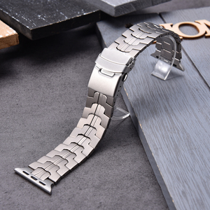 Correa de titanio cepillado premium JAETIUM al por mayor con cierre desplegable, pulsera de repuesto ligera y de lujo para Apple Watch - Product Image 6