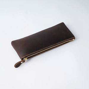 Bolígrafo <span class=keywords><strong>de</strong></span> cuero genuino <span class=keywords><strong>de</strong></span> lujo 2025 con estuche con cremallera Patrón <span class=keywords><strong>de</strong></span> hilo <span class=keywords><strong>de</strong></span> moda Logotipo personalizado <span class=keywords><strong>para</strong></span> <span class=keywords><strong>adolescentes</strong></span> - Product Image 2