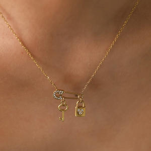 Collar MICCI de <span class=keywords><strong>Acero</strong></span> <span class=keywords><strong>Inoxidable</strong></span> con Baño de Oro de 18K, Hipoalergénico, con Colgante de Llave y Candado - Product Image 1