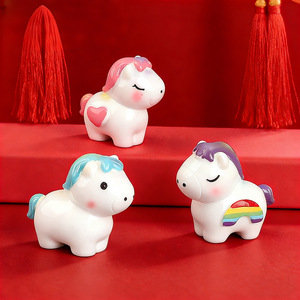 Figura Decorativa de Pony Pintado con Diseño de Arcoíris para el Año Nuevo, <span class=keywords><strong>Miniatura</strong></span> para Manualidades, Adorno para Casa de Muñecas de Resina, Mini Coche y Escritorio - Product Image 4