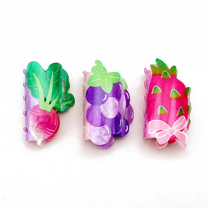 Clips en acrylique à fruits imprimés UV de style européen et américain, accessoires de cheveux rétro mignons pour femmes, vente en gros personnalisée. - Product Image 1