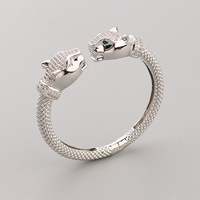 C & J Light Luxe Plaqué Or Guépard Bracelet Double extrémité Ouvert Motif Léopard Bracelet pour Unisexe Bijoux Style Dubaï