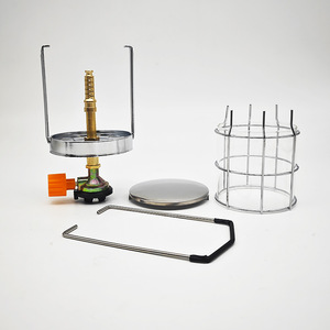 Lanterne à gaz de camping 9x9x17cm avec protection métallique et abat-jour en verre pour éclairage extérieur - Product Image 2