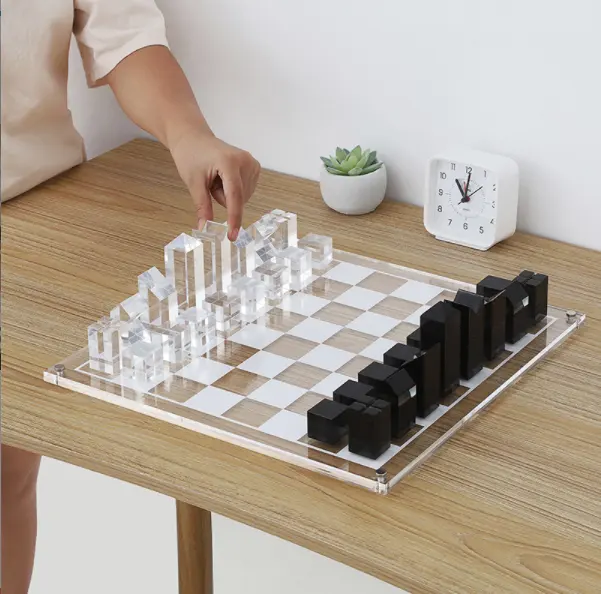 Jeu d'échecs en acrylique personnalisé