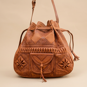 Bolso de Hombro Retro Bohemio de Cuero Genuino Repujado con Correa Única y Cordón Ajustable para Mujer - Product Image 1