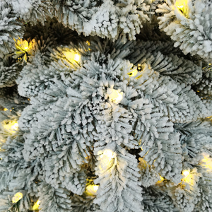 Árbol de Navidad de PVC de Alta Calidad con Apliques y Luces, Venta Directa de Fábrica, Apto para Diversas Ocasiones y Fácil de Montar - Product Image 6