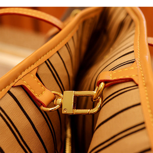 ผู้ผลิตกระเป๋าดีไซเนอร์ รับผลิตตามสั่ง กระเป๋าสะพายข้างผู้หญิงขนาดใหญ่ หรูหรา จุของได้เยอะ  กระเป๋าถือดีไซเนอร์อเนกประสงค์สำหรับผู้หญิง - Product Image 3