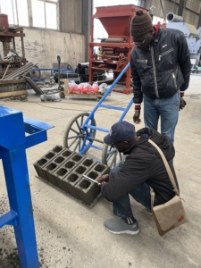 中小企業向けの安価な機械レンガ製造機CE小型ビジネスマシンのアイデア<span class=keywords><strong>QTJ4</strong></span>-<span class=keywords><strong>30B</strong></span> - Product Image 4