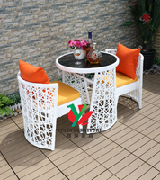 Ensemble de table d'extérieur en verre de rotin tissé pour café