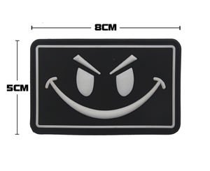 Smirk Face Evil Tactical 3D Tela de goma Etiqueta de ropa Cara sonriente Parche de silicona de goma cuadrada para etiquetas de camisa - Product Image 4