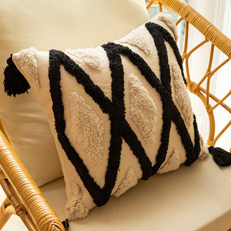 Geometric triangular tufted fabric (do not wash)