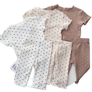 Elegante pigiama a due pezzi in seta di ghiaccio a pois <span class=keywords><strong>per</strong></span> ragazze <span class=keywords><strong>abbigliamento</strong></span> estivo Casual <span class=keywords><strong>per</strong></span> la casa vestiti <span class=keywords><strong>per</strong></span> bambini - Product Image 1