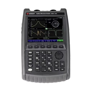 Analyseur de micro-ondes portable Keysight N9953B FieldFox 54 GHz 120 MHz Bande passante en temps réel sans interstices - Product Image 1
