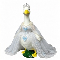 Figurine de princesse d'hiver OEM ODM avec robe de mariée en dentelle blanche et couronne, décoration de table pour les fêtes, cadeau