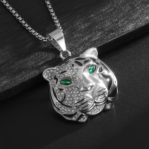 Collier pendentif tête de tigre en acier inoxydable plaqué or et argent avec yeux verts et strass, bijoux hip hop unisexes - Product Image 3