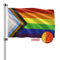 Drapeau de la fierté LGBTQ avec couleurs arc-en-ciel inclusives et transgenres, durable pour une utilisation en extérieur, pour l'égalité et la diversité, fabrication sur mesure