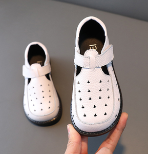 Chaussures scolaires noires à bride en T pour filles et garçons, petit MOQ, en stock - Product Image 4