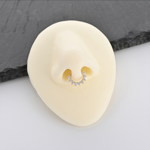 Oem/ODM 14k Rắn vàng bản lề đoạn Clicker móng vuốt thiết lập 9 hạt tròn Zircon vách ngăn mũi Vòng cơ thể xuyên đồ trang sức - Product Image 6