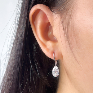Pendientes de Diamantes en Forma de Pera de Oro Blanco de 9K MSE-840 de Messi Jewelry, Disponibles en Existencia - Product Image 5