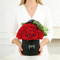 Valentijnsdaggeschenken, cadeauset, cadeauverpakking voor Valentijnsdag, geconserveerde rozen in doos
