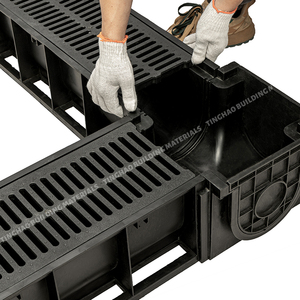 Sistema di Drenaggio a U in Plastica Nera con Uscita Laterale <span class=keywords><strong>per</strong></span> Uso Esterno a Lungo Termine - Product Image 2