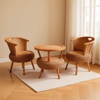 Ensemble trois pièces en rotin tressé à la main, style moderne et décontracté, table de salon de balcon et chaises avec dossier, table à thé, petit tabouret