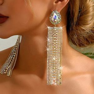 Pendientes Largos con Borlas Estilo Europeo Americano para Mujer, Elegantes y Modernos, con Forma de Gota de Agua, Incrustaciones de Diamantes, Aleación de Plata y Oro - Product Image 1