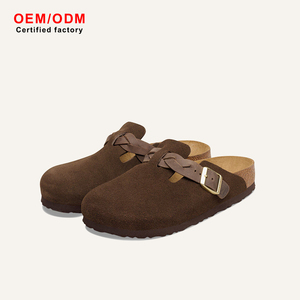 Mules et sabots de luxe unisexe en cuir suédé et nubuck, tendance 2026, à enfiler, à bout ouvert, à talon carré, chaussures confortables minimalistes - Product Image 1