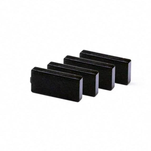 Transpondeurs RFID UHF en céramique anti-métal de taille compacte avec gravure laser personnalisée pour le suivi des outils et des équipements - Product Image 1