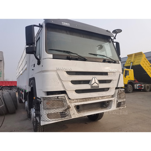 Camión de Carga HOWO 8*4 Usado, Camión de Transporte Comercial de Alta Capacidad con Barandas, Camiones de Trabajo Pesado en Venta - Product Image 3