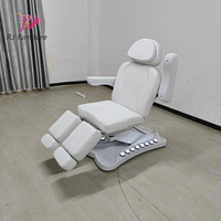 Lit gynécologique professionnel moderne pour hôpital avec 4 moteurs électriques, lit de massage de beauté avec commande au pied, jambes séparées
